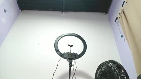 Snapshot of petiteivoryqueen chatting on January 26, 2025, 11:39 pm danna online show from January 26, 2025, 11:39 pm