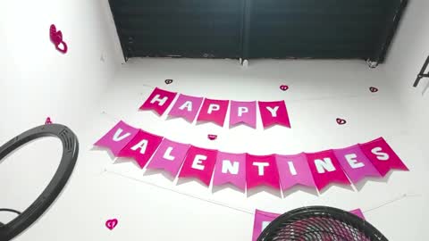 Snapshot of petiteivoryqueen chatting on February 20, 2025, 4:18 am danna online show from February 20, 2025, 4:18 am