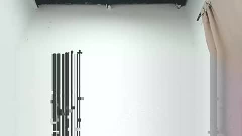 Snapshot of petiteivoryqueen chatting on March 11, 2025, 4:54 am danna online show from March 11, 2025, 4:54 am