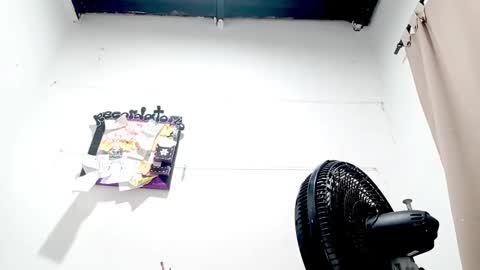 Snapshot of petiteivoryqueen chatting on September 28, 2025, 6:30 am danna online show from September 28, 2025, 6:30 am