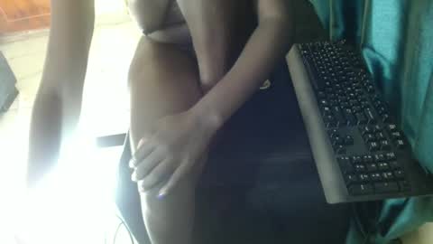 petiteme1 online show from January 23, 2025, 3:48 am