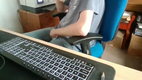 petitwilly online show from March 16, 2026, 9:13 am