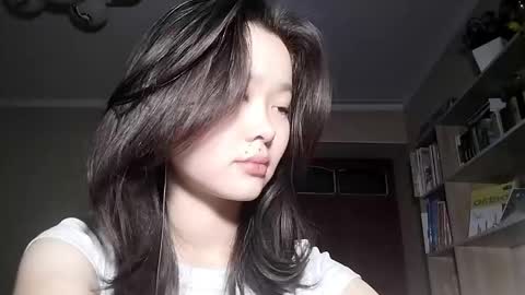 Snapshot of petronilayoshimori chatting on December 2, 2025, 12:21 pm Hello Viola here online show from December 2, 2025, 12:21 pm