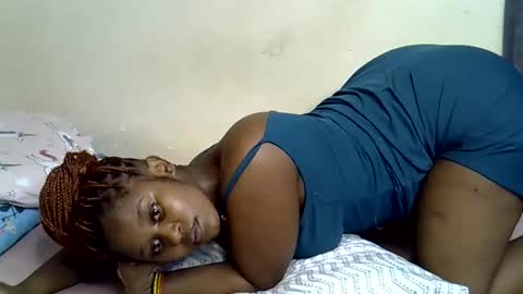 pettite_gal online show from May 12, 2026, 5:32 pm