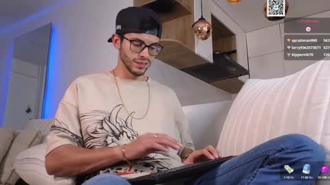 phantom_bigger1 online show from February 4, 2025, 8:06 pm