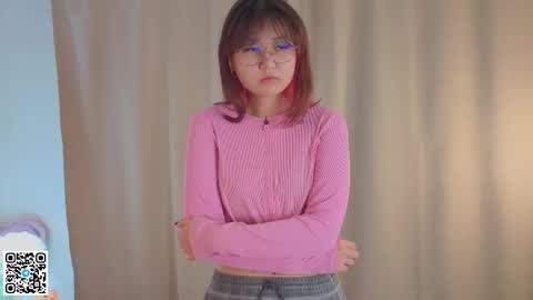 Snapshot of phebenogowski chatting on November 23, 2025, 4:12 am Jenny online show from November 23, 2025, 4:12 am