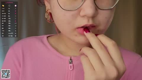 Snapshot of phebenogowski chatting on November 25, 2025, 4:12 am Jenny online show from November 25, 2025, 4:12 am