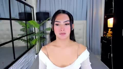 Snapshot of phenomenal_ivy chatting on June 10, 2026, 10:47 am phenomenal_ivy online show from June 10, 2026, 10:47 am