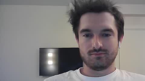 PhilipBorison online show from September 18, 2025, 4:14 am