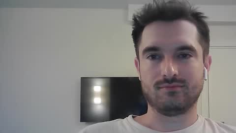 PhilipBorison online show from September 26, 2025, 5:44 am