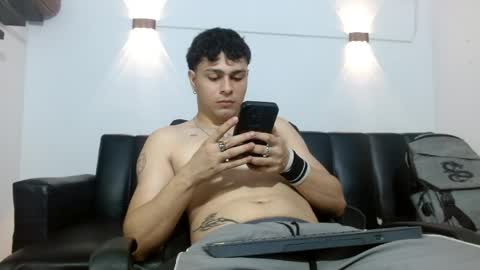 Snapshot of philip_jons chatting on April 29, 2026, 11:11 pm Philip online show from April 29, 2026, 11:11 pm