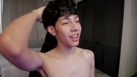 Phil.   INDEPENDENT MODEL online show from May 19, 2026, 7:09 pm
