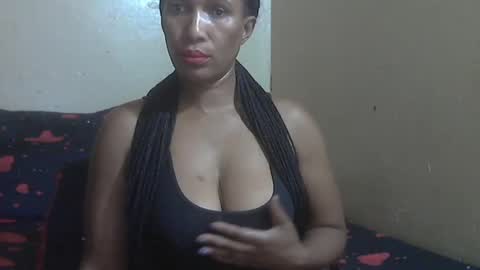 Snapshot of phoenixcandy chatting on February 2, 2025, 10:49 pm phoenixcandy online show from February 2, 2025, 10:49 pm