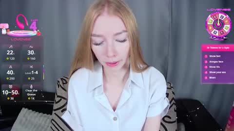 Snapshot of pholens chatting on December 19, 2025, 10:22 am Pholens online show from December 19, 2025, 10:22 am