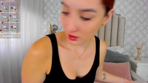 Snapshot of pia_johnson_ chatting on January 13, 2025, 11:52 am online show from January 13, 2025, 11:52 am