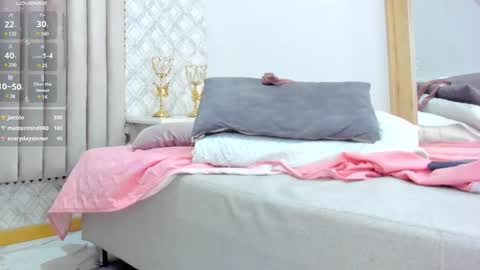 Snapshot of pia_johnson_ chatting on February 25, 2025, 2:33 pm online show from February 25, 2025, 2:33 pm