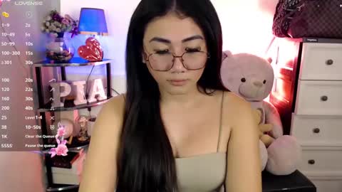 Pia online show from January 27, 2025, 1:30 pm