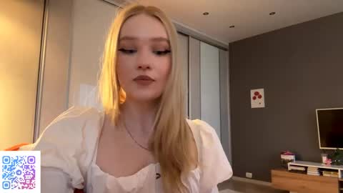 Snapshot of piastonesifer chatting on June 7, 2026, 9:57 am Kristie online show from June 7, 2026, 9:57 am