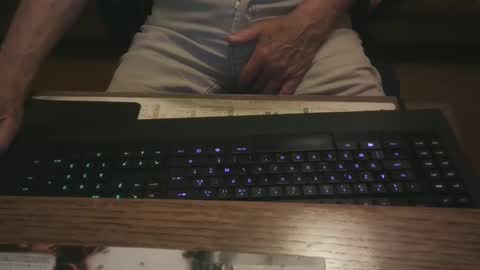 Snapshot of piavola chatting on June 1, 2026, 8:21 pm piavola online show from June 1, 2026, 8:21 pm