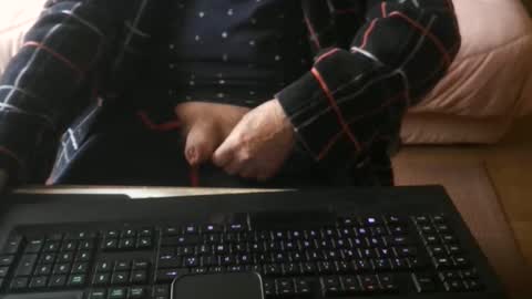 Snapshot of piavola chatting on June 10, 2026, 7:29 am piavola online show from June 10, 2026, 7:29 am