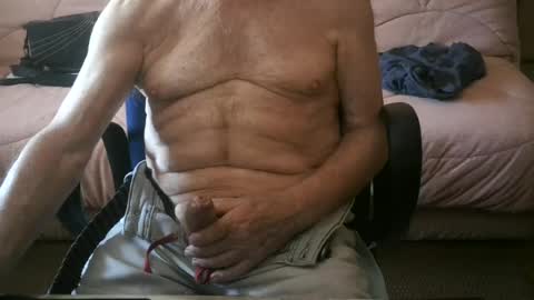 Snapshot of piavola chatting on June 19, 2026, 8:18 am piavola online show from June 19, 2026, 8:18 am