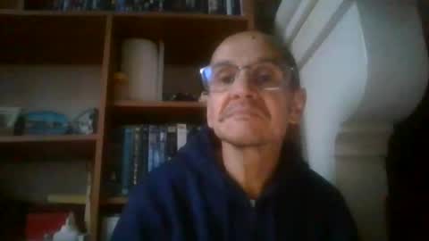 Snapshot of pichoun71 chatting on December 14, 2024, 3:47 pm pichoun71 online show from December 14, 2024, 3:47 pm