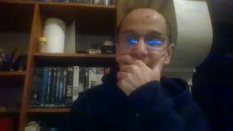 Snapshot of pichoun71 chatting on December 27, 2024, 8:18 pm pichoun71 online show from December 27, 2024, 8:18 pm