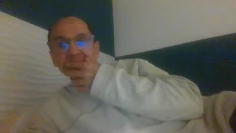 Snapshot of pichoun71 chatting on January 6, 2025, 5:06 pm pichoun71 online show from January 6, 2025, 5:06 pm