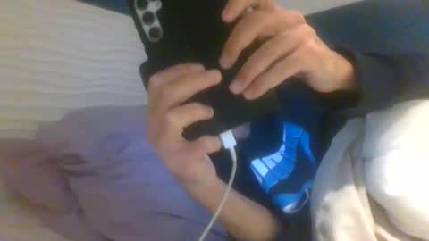 Snapshot of pichoun71 chatting on January 20, 2025, 7:04 pm pichoun71 online show from January 20, 2025, 7:04 pm