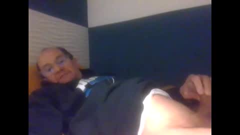 Snapshot of pichoun71 chatting on February 24, 2025, 6:36 pm pichoun71 online show from February 24, 2025, 6:36 pm