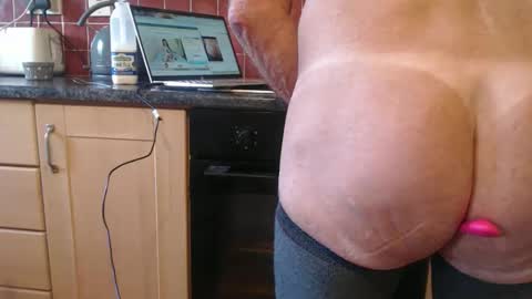 piercedcock069 online show from October 5, 2025, 8:23 am