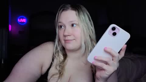 Piggy Rose online show from April 7, 2026, 1:17 am