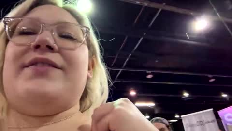 Piggy Rose online show from April 11, 2026, 8:57 pm