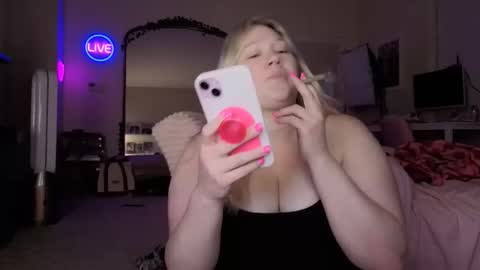 Snapshot of piggyrose chatting on April 30, 2026, 1:01 am Piggy Rose online show from April 30, 2026, 1:01 am
