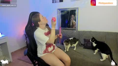 PiinkPandora online show from April 1, 2026, 7:55 pm