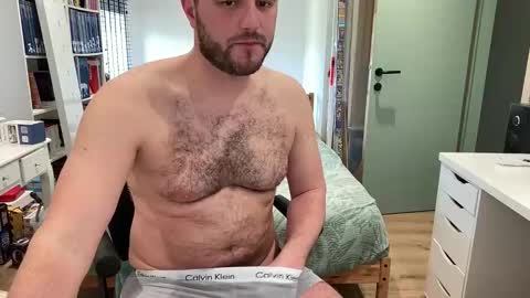 pilou online show from February 25, 2026, 12:15 pm