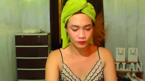 jilian  online show from November 30, 2025, 9:57 am