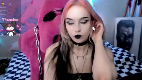 Snapshot of pineapple_dope chatting on February 24, 2026, 11:14 pm Nancy online show from February 24, 2026, 11:14 pm