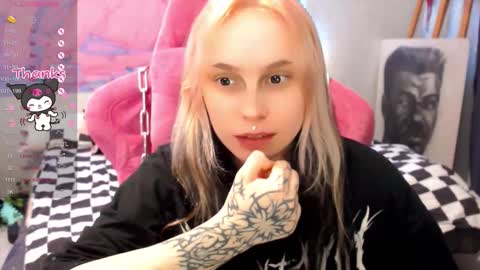 Snapshot of pineapple_dope chatting on February 25, 2026, 6:06 pm Nancy online show from February 25, 2026, 6:06 pm