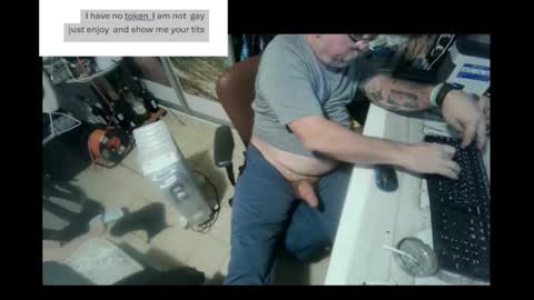 pini_z online show from December 19, 2024, 7:29 pm