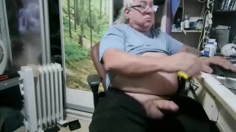 pini_z online show from February 27, 2026, 2:39 pm