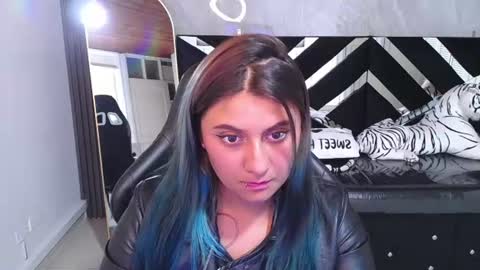 Pink online show from June 25, 2026, 4:22 pm