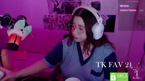 Snapshot of pink_girl0n chatting on June 1, 2026, 4:47 am Kitty online show from June 1, 2026, 4:47 am