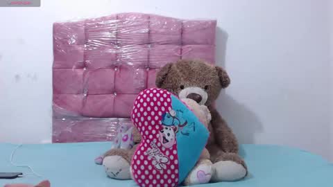pink_love_25 online show from May 26, 2026, 3:46 am
