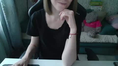 Snapshot of pink_martinis chatting on September 13, 2025, 3:45 pm Pink MartinIS online show from September 13, 2025, 3:45 pm