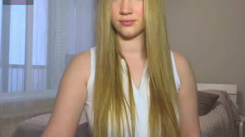 Snapshot of pink_rosee_ chatting on February 11, 2025, 3:08 am online show from February 11, 2025, 3:08 am