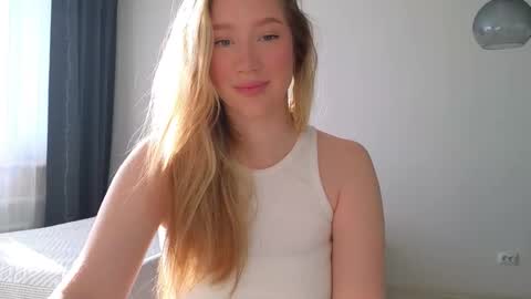 Snapshot of pink_rosee_ chatting on October 16, 2025, 3:18 am online show from October 16, 2025, 3:18 am