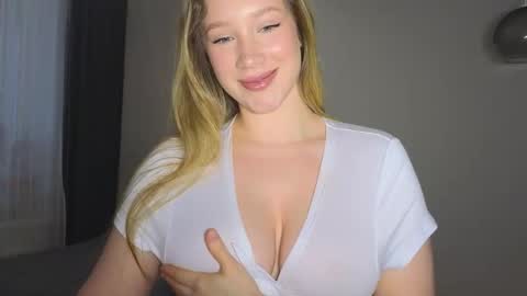 Snapshot of pink_rosee_ chatting on November 27, 2025, 3:30 am online show from November 27, 2025, 3:30 am