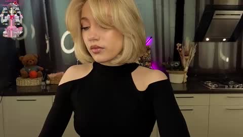 Snapshot of pinkadele chatting on February 27, 2025, 9:00 am Adele online show from February 27, 2025, 9:00 am