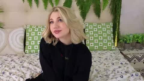 Snapshot of pinkadele chatting on October 6, 2025, 7:50 am Adele online show from October 6, 2025, 7:50 am